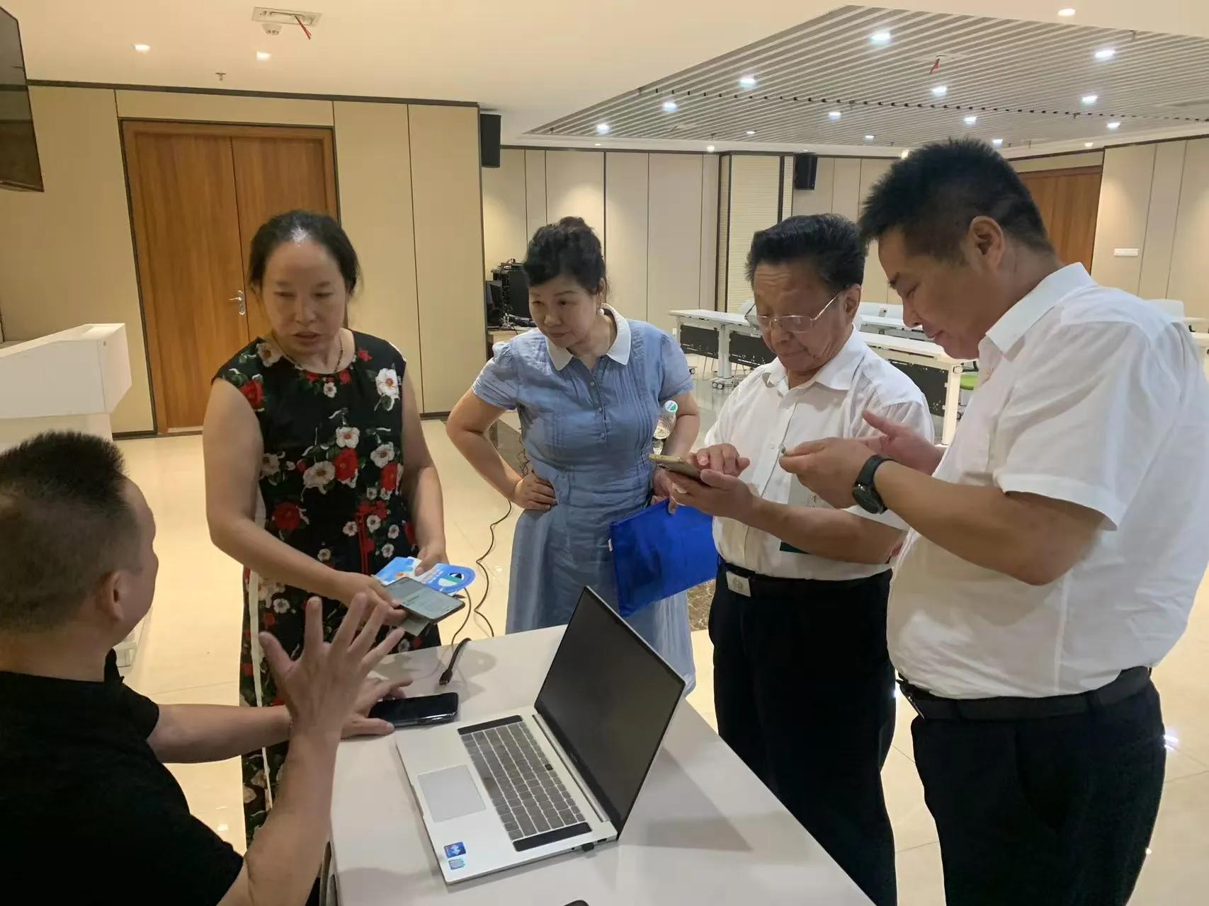 襄企学“AI运用+数字化转型”专题培训班圆满落幕